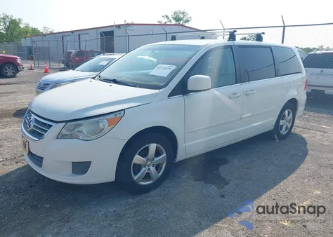 2010 Volkswagen Routan Se z USA, uszkodzony, nr VIN 2V4RW3D19AR348273